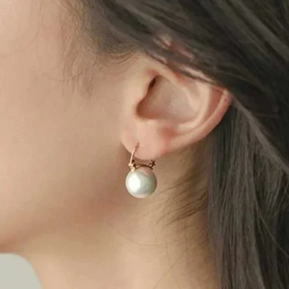 Beautiful Korean Pearl Drop Earrings Gold - Brand New - Picture 2 of 2